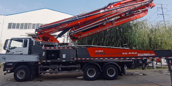 為什么32米泵車能高效泵送？以下幾點(diǎn)控制系統(tǒng)要注意