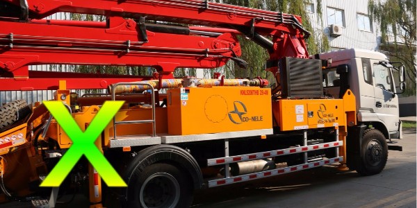 小型混凝土泵車為什么會(huì)產(chǎn)生側(cè)翻，應(yīng)當(dāng)及早預(yù)防——科尼樂(lè)