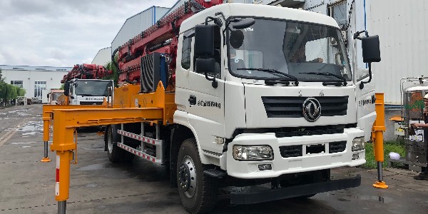 泵車臂架雙油缸不同步怎么辦？