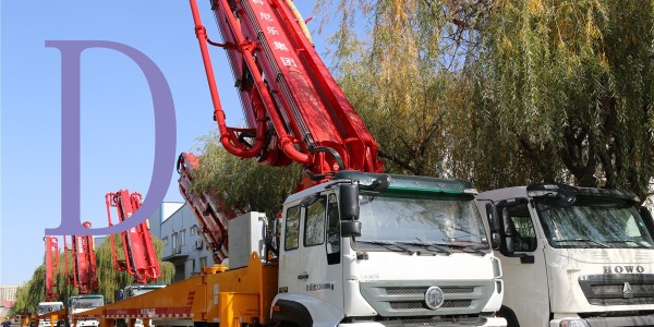 混凝土輸送泵如何用球來(lái)清洗？