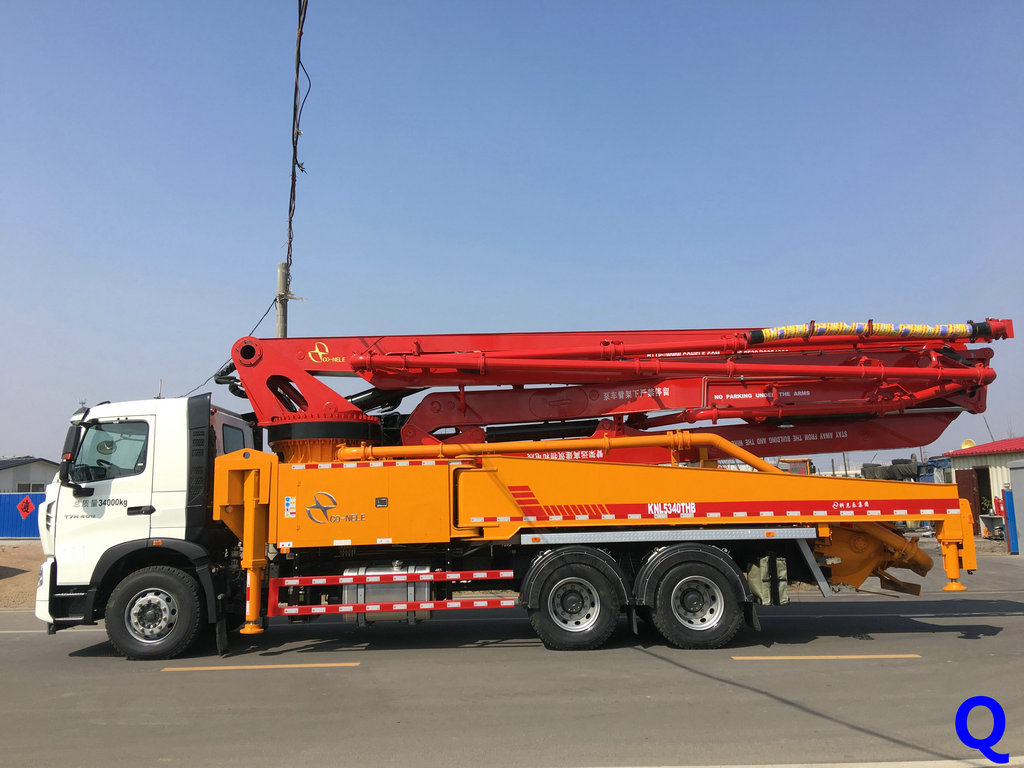 小型混凝土泵車(chē) 天泵 小型泵車(chē) 混凝土泵車(chē)