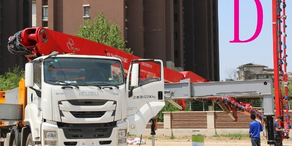 小型混凝土泵車的回轉(zhuǎn)支承如何保養(yǎng)？