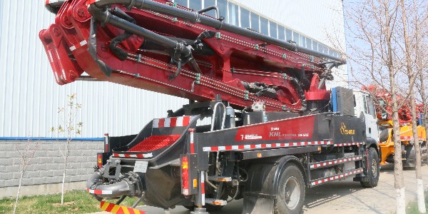 當(dāng)泵車發(fā)動(dòng)機(jī)過(guò)熱時(shí)需怎么解決