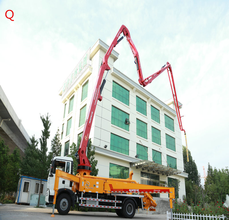 小型混凝土泵車，天泵，小型泵車，混凝土泵車