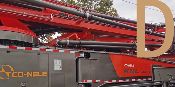 作業(yè)后臂架應完全收回在臂架支架上