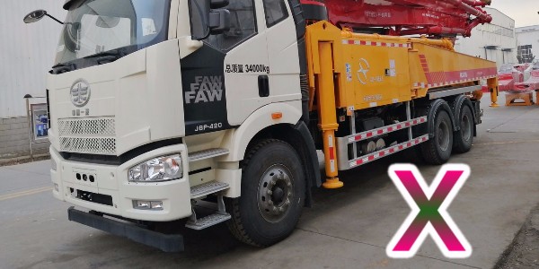 為什么小型混凝土泵車部分位置的臂架不能打開或移動？