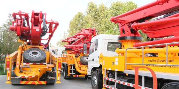 混凝土輸送泵泵管如何固定？