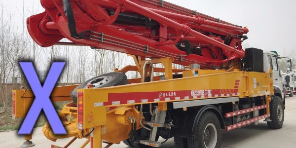 小型泵車—澆注時(shí)，所泵送的骨料出現(xiàn)空隙該咋辦？