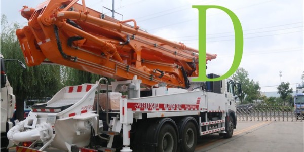 新的混凝土泵車在使用時(shí)要注意哪些呢？