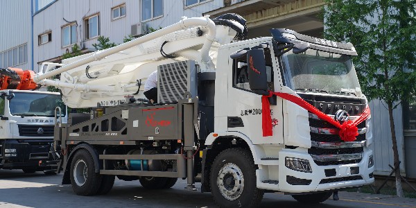混凝土泵車的性能隨機型而異，如何選購？給您幾點參考