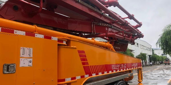 留足安全距離，防止泵車出故障