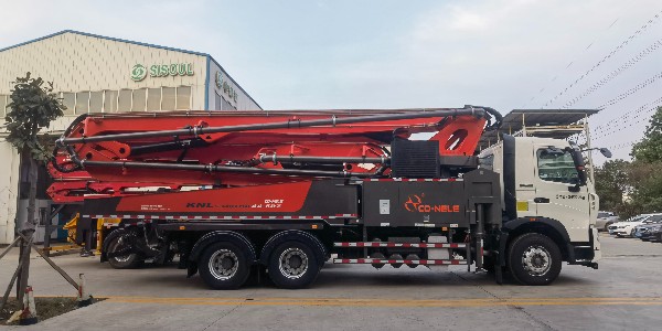 泵車(chē)液壓油在選購(gòu)上要注意哪些