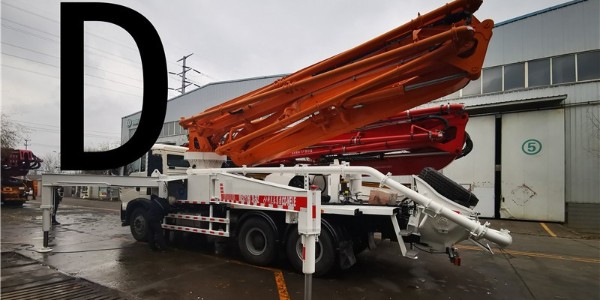 混凝土泵堵管時(shí)，可通過正反泵判斷部位