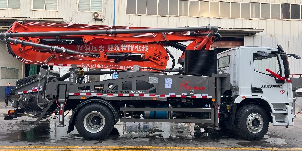 隨著32米短臂架泵車成為農村關注焦點，要如何選擇泵車