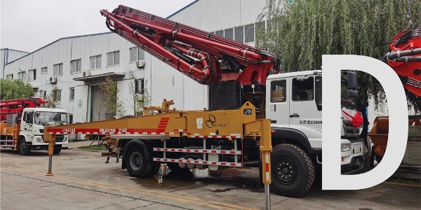 泵車(chē)液壓油箱底部排水應(yīng)何時(shí)進(jìn)行？