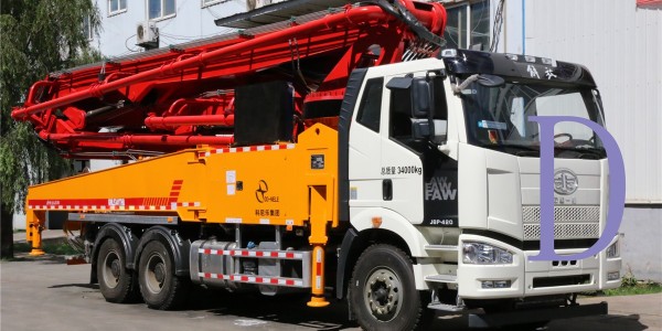 混凝土泵車在建筑工地上使用時，展現(xiàn)出哪些優(yōu)勢