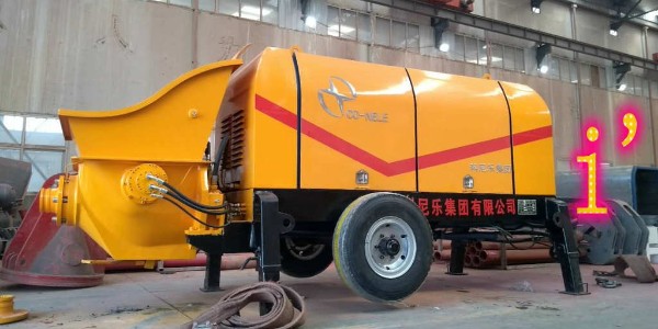 混凝土輸送泵作業(yè)時，為什么要及時將管倒換方位使用？