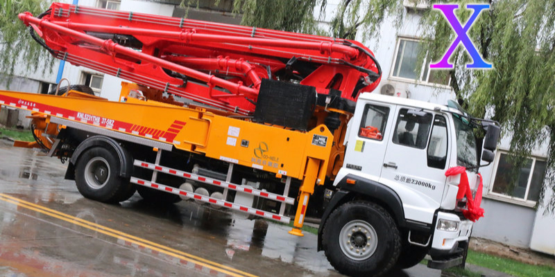 科尼樂(lè)小型混凝土泵車施工操作注意事項(xiàng)有哪些